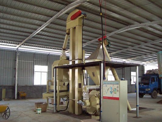 Línea de madera de la pelotilla de la biomasa del CE de la paja de la cáscara transmitida por banda del arroz con el molino - refrigerador HKJ35M